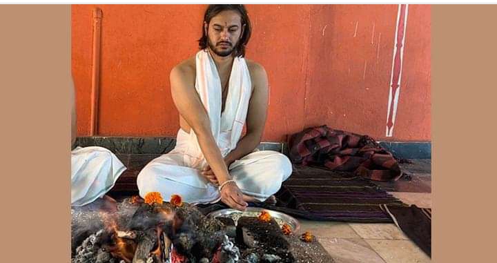 फिल्म "कामिनो" को लागी प्रदीपले मुम्बई पुगेर गरे ग्रहशान्ति पूजा