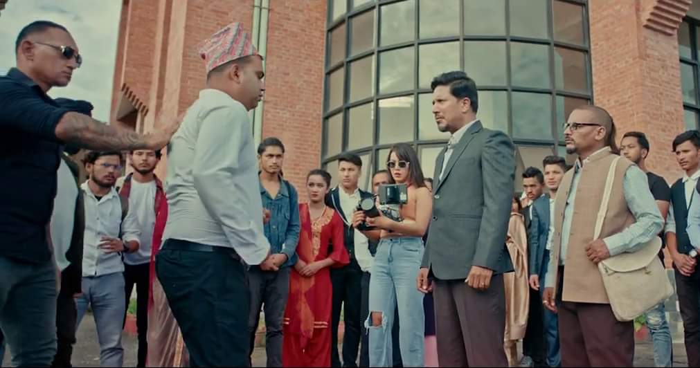 पहिलो दिन नै `छक्का पन्जा ४&acute; को एक करोडको ग्रस कलेक्सन 