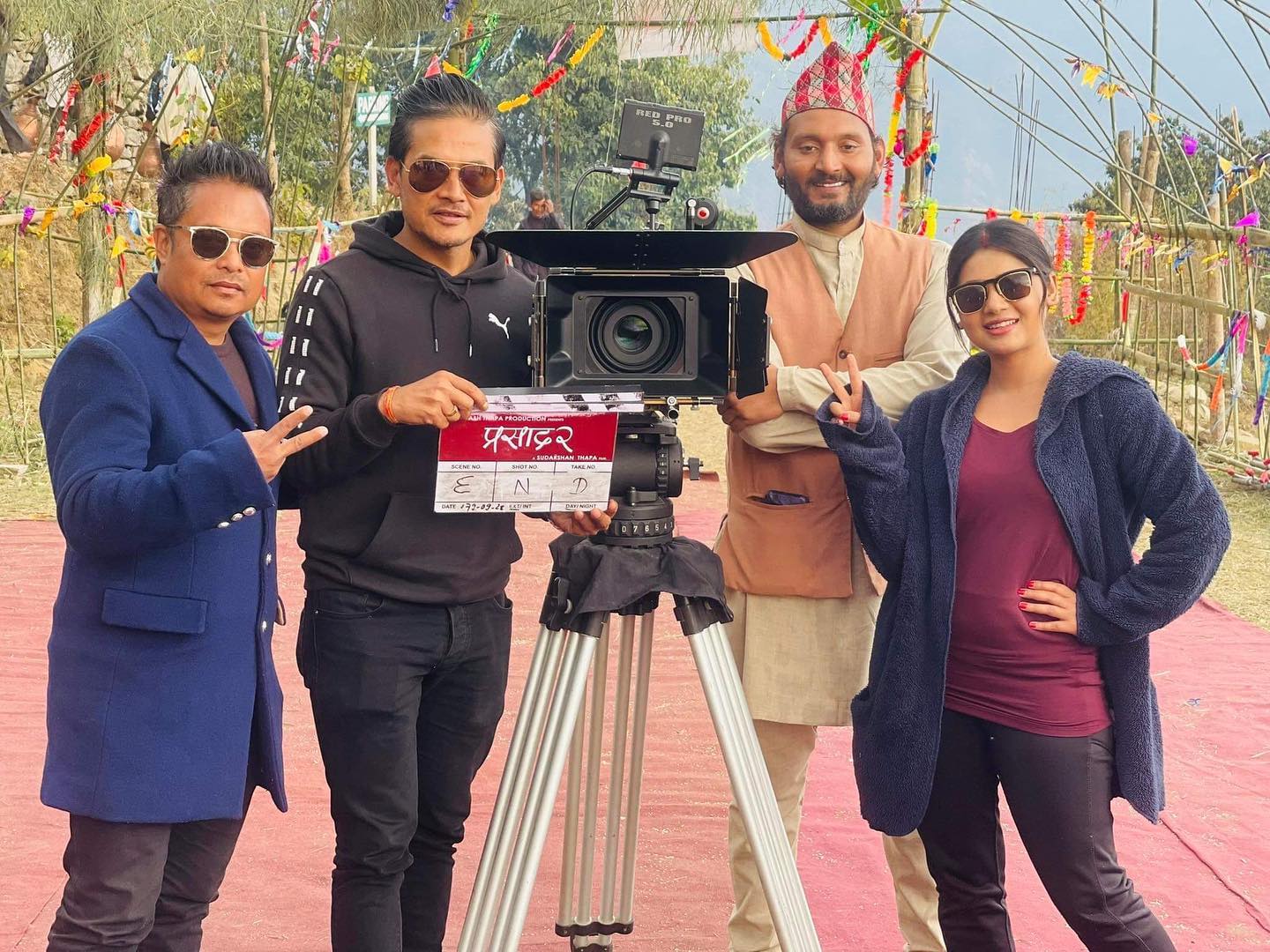  `प्रसाद २ &acute;निर्माता भन्छन् : फिल्मलाई चल्न दिनुस्, सबैको पैसा तिर्छु