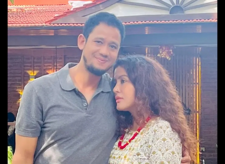 आमा बन्दै नायिका रेखा थापा