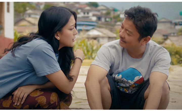 `हात्तीछाप&acute; को `मायालु&acute; मा रोमान्टिक दया र उपासना (भिडियो)