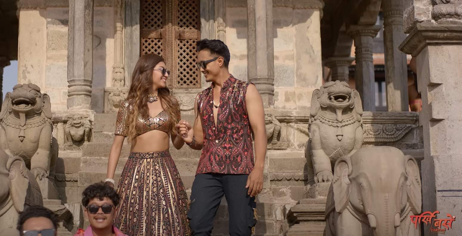 फिल्म &lsquo;पर्खी बसें तिमीलाई&rsquo; को ट्रेलर इन्टरनेटमा सार्वजनिक गर्नु अगाडि हलमा रिलिज 