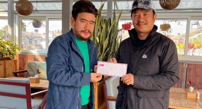 अभिनेता दयालाई राखेर `लाउरे एण्ड दाउरे&acute; निर्देशन गर्दै कलाकार विल्सन बिक्रम राई