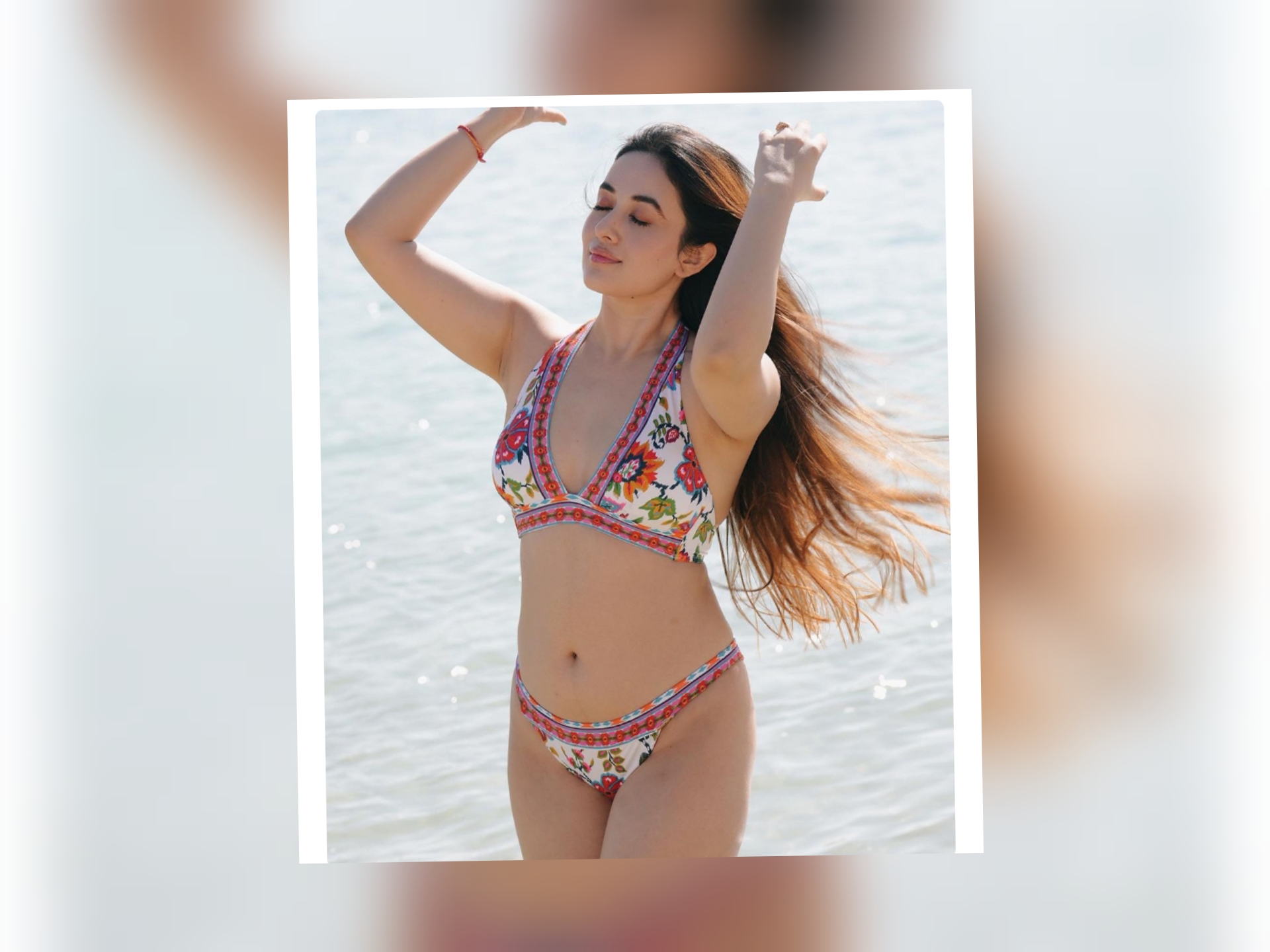 बिकिनीमा खुलेकी अदिति