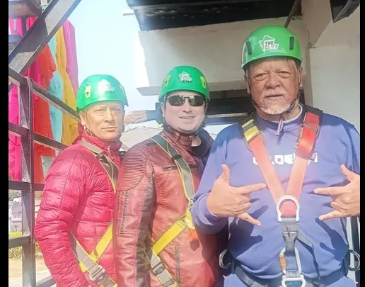 कलाकार सुनिल थापाले लिए बाग्लुङको एड्भेञ्चर हब 'द क्लिफ' मा स्काई क्याफेको मज्जा 