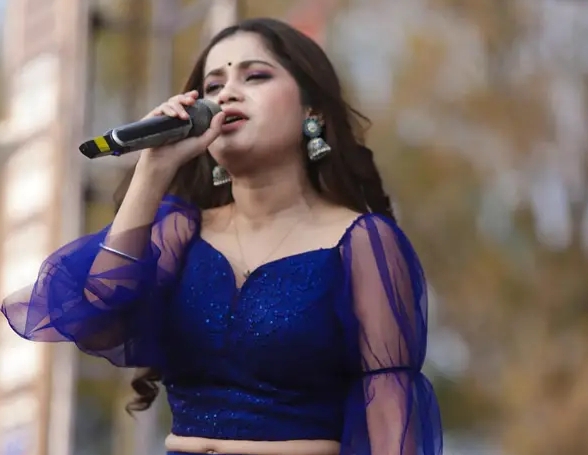 एलीना भन्छिन्&ndash; स्टेज कार्यक्रममा ममाथि दुर्व्यवहार भयो 