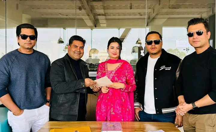 `रुखान&acute; मा नायिका निति अनुबन्धित 