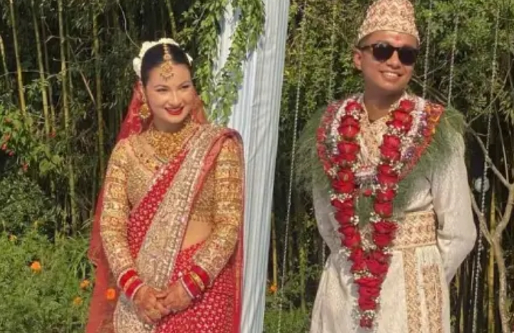 विवाह बन्धनमा बाँधिइन् गायिका स्मिता दाहाल 