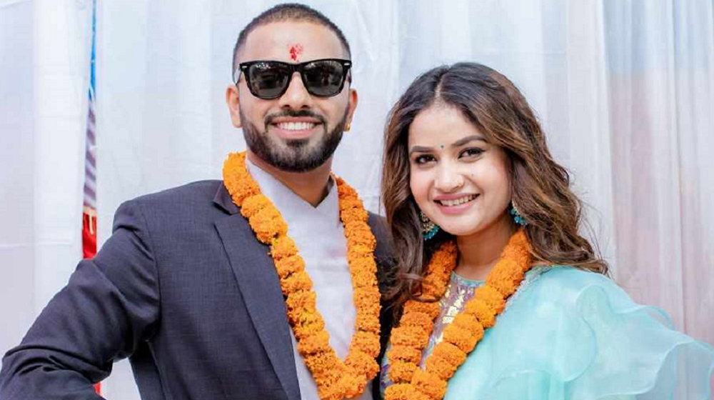 गायिका एलिना चौहानले पति बिष्णुलाई सम्बन्ध बिच्छेदको मुद्दा हालिन्