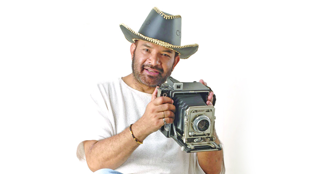 निर्देशक तुलसी घिमिरेको स्वास्थ्यमा समस्या, रोक्कियो "पहाड" को छायाङकन 