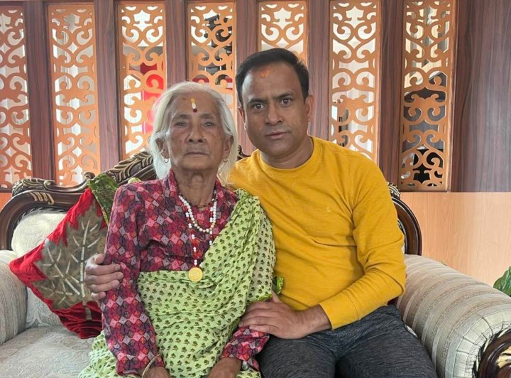 कलाकार जितु नेपाललाई मातृ शोक