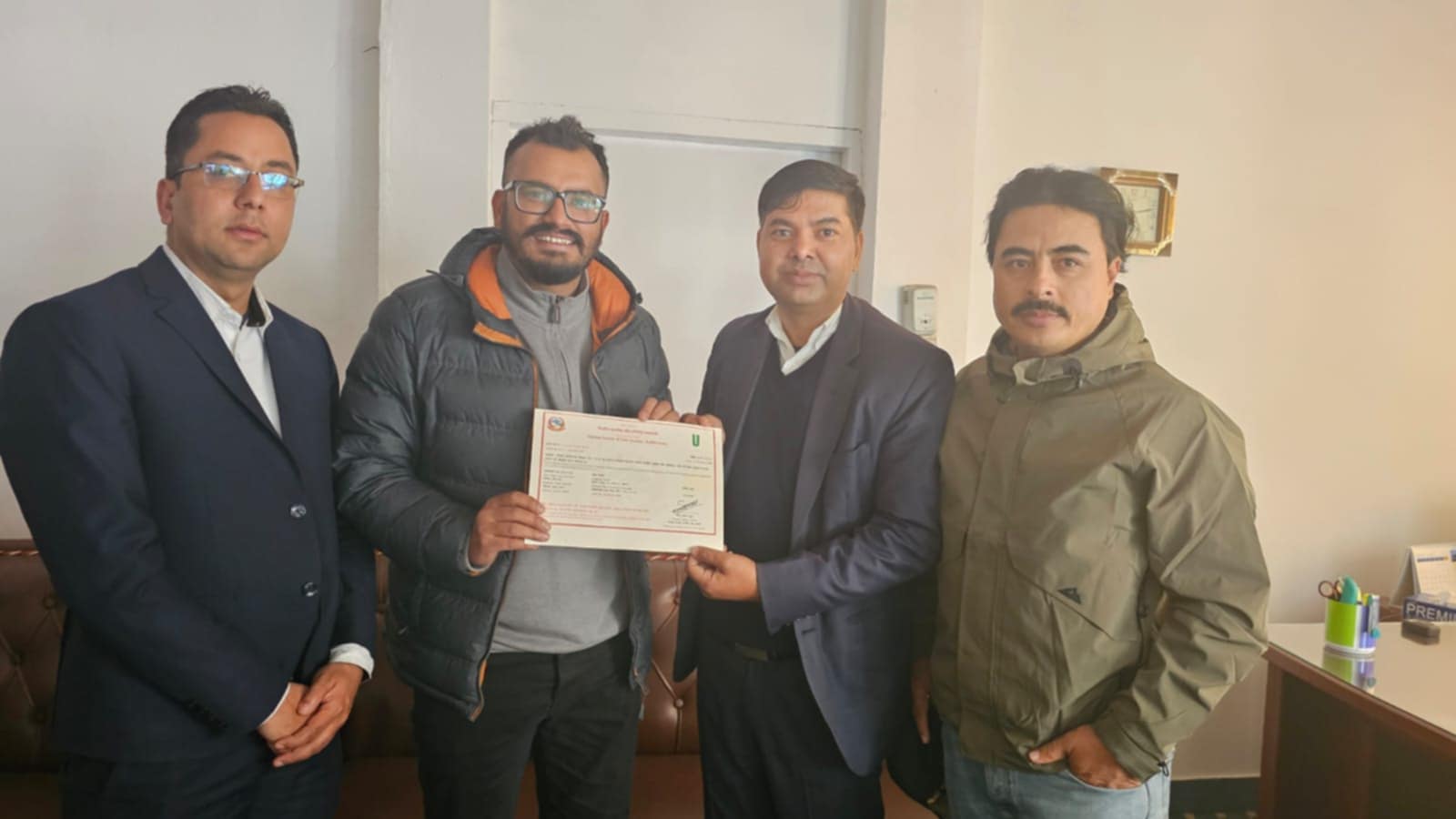 `लाज शरणम&acute; सेन्सर पास