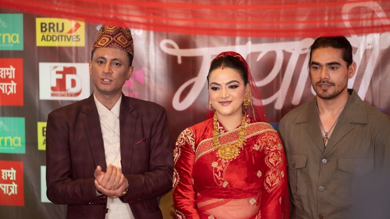 प्रिमियरमा `मायावी&acute; लाई सकारात्मक प्रतिक्रिया 