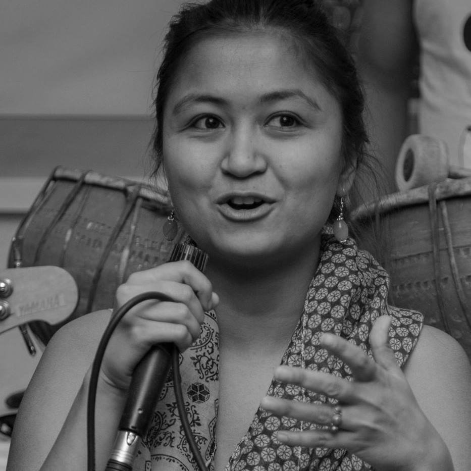 कविता र सङ्गीत को मधुशालामा पुष्पा पलाञ्चोके