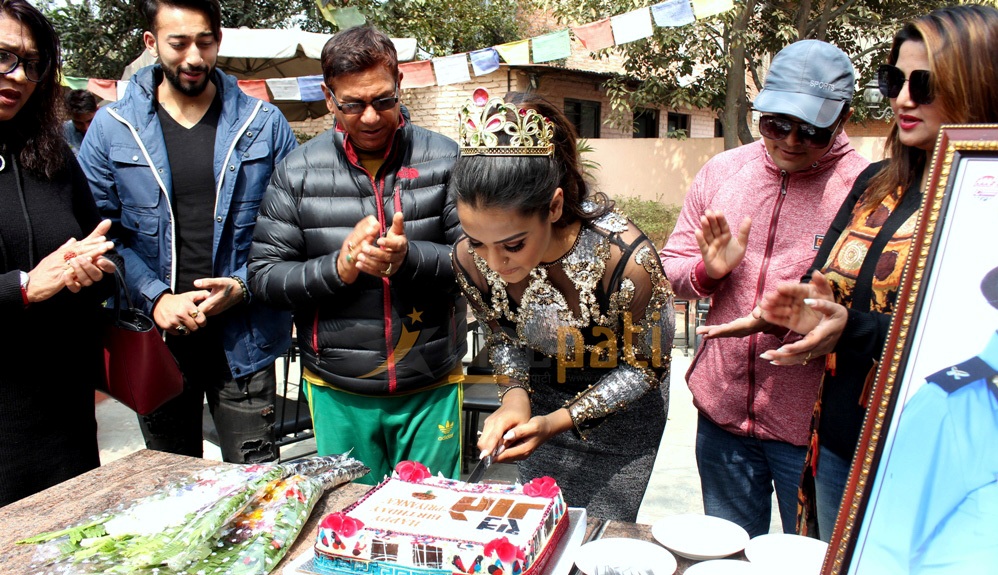 &lsquo;शत्रु गते&rsquo; टिमसँग मनाइन् प्रियंकाले जन्मदिन (फोटो फिचर)